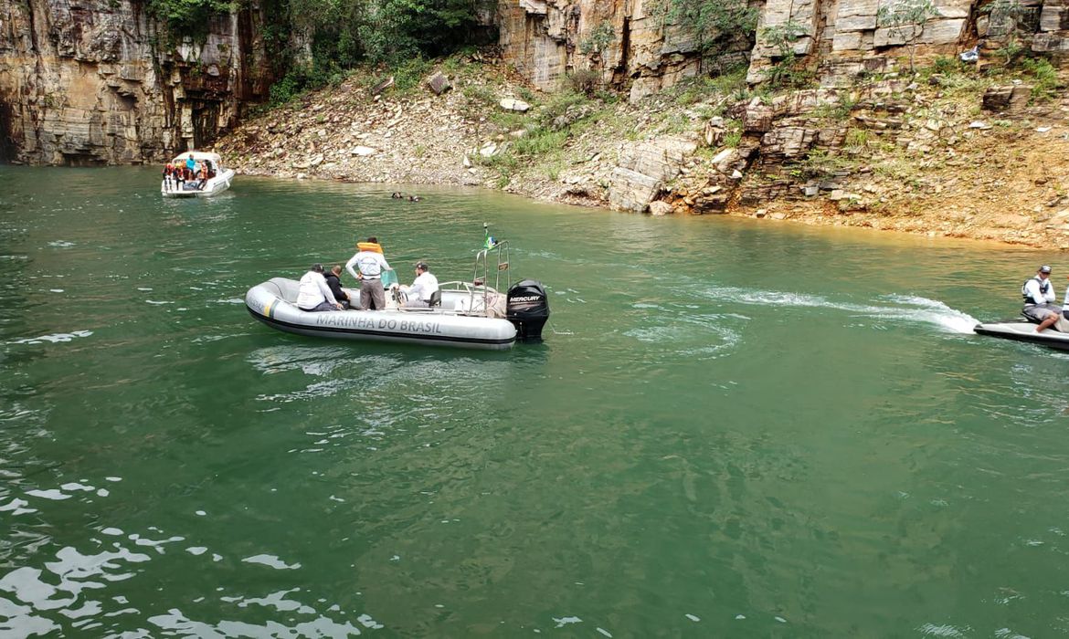 Número de mortos em desabamento de rocha em Capitólio sobe para seis