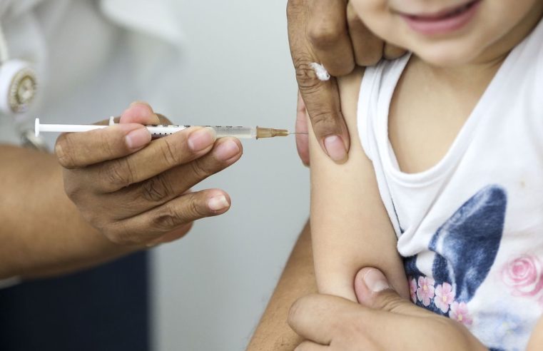 Profissionais de saúde de Nova Friburgo recebem capacitação para vacinação infantil