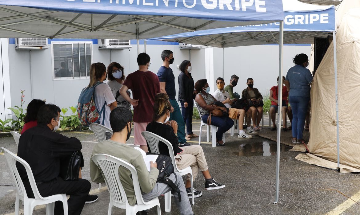 Rio amplia testagem e atendimento para sintomas leves de covid-19
