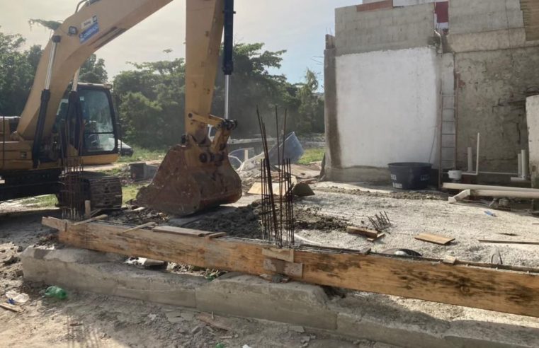Prefeitura demole 20 imóveis irregulares no Rio de Janeiro