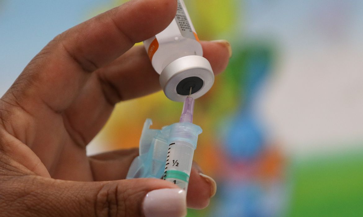 Mais de 90 mil pessoas vacinadas com dose de reforço contra a covid-19