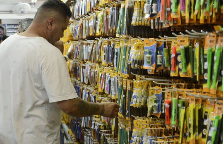 Material escolar pode variar até 381% entre lojas, diz Procon-SP