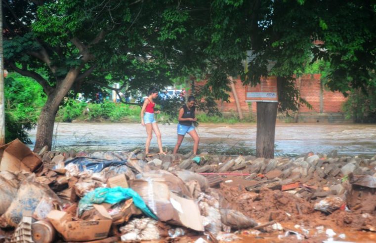 Sobe para 24 número de mortos devido às chuvas em Minas Gerais