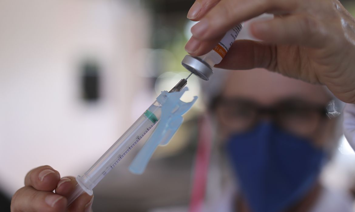 Petrópolis alcança marca de 100 mil aplicações de doses de reforço da vacina contra a covid-19