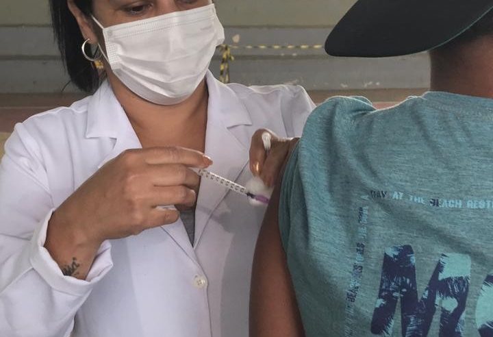 Vacinação pediátrica: 120 crianças dão imunizadas no primeiro dia de campanha em Nova Fribrugo