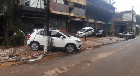 Enel realiza atendimentos emergências após parte da rede de Petrópolis ser afetada por temporal