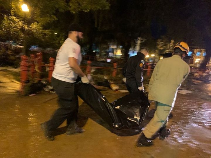 Município segue em estágio de crise e Prefeitura orienta que população evite sair de casa. Ao menos 35 mortos já foram confirmados