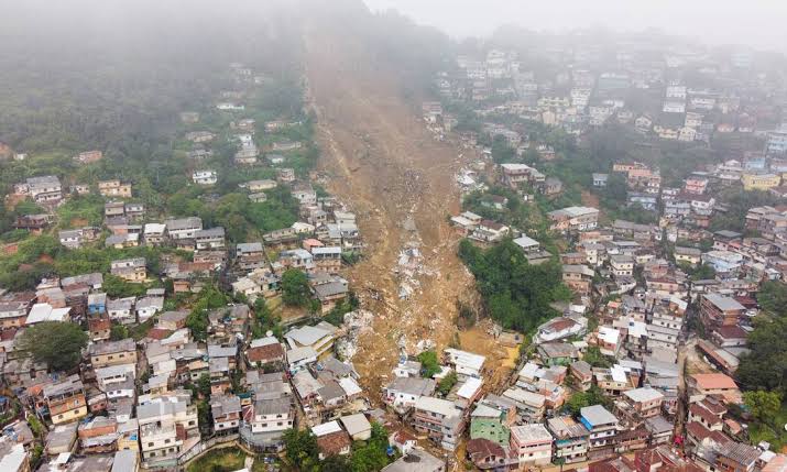 Buscas por desaparecidos no Morro da Oficina é concluída