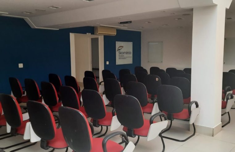Sicomércio Petrópolis, Sebrae e Senac promovem capacitação gratuita para o fortalecimento do varejo local