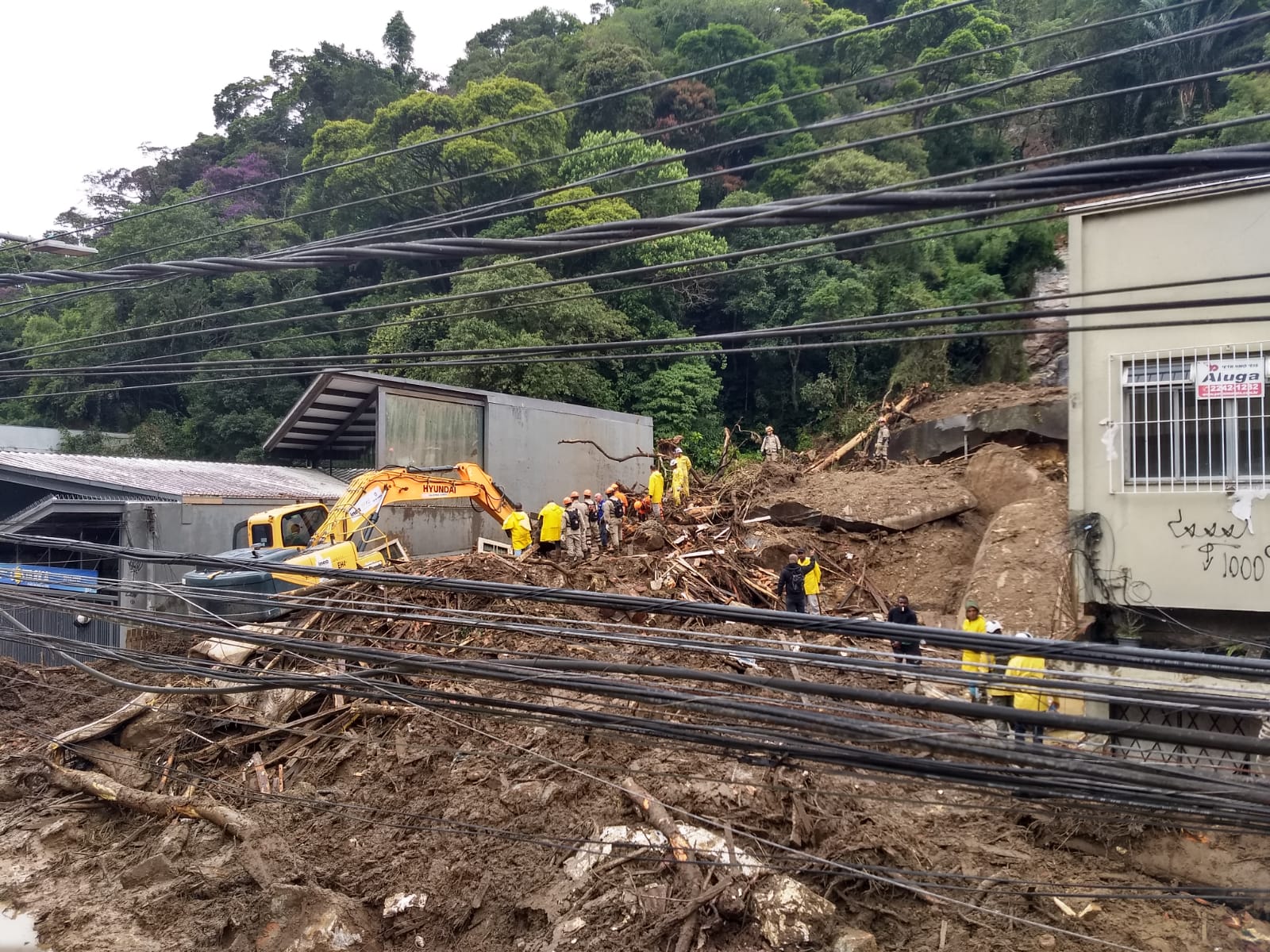 Tragédia em Petrópolis: governo municipal confirma 186 mortes até o momento