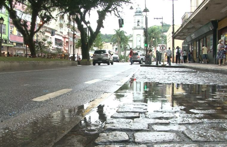 Defesa Civil mantém reforço nas equipes com a previsão de permanência do tempo chuvoso; Petrópolis segue em estágio de Atenção
