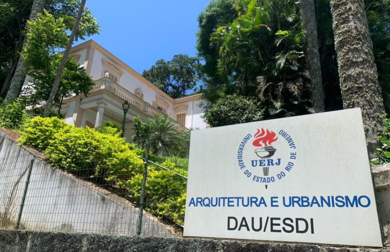 Seis anos após interdição, casa que abrigaria UERJ em Petrópolis, segue fechada
