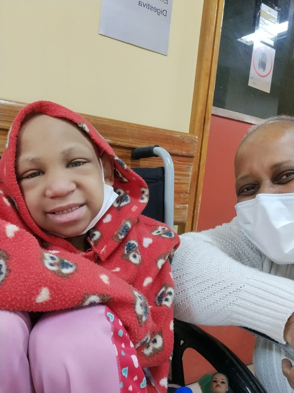 Mãe e filha diagnosticadas com câncer enfrentam dificuldades para continuarem tratamento