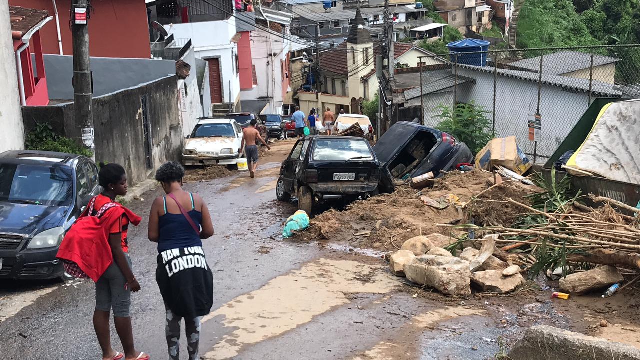 Prefeitura remove mais de 300 carros das ruas