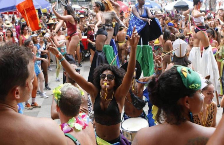Prefeitura dispersa blocos de carnaval clandestinos no Rio