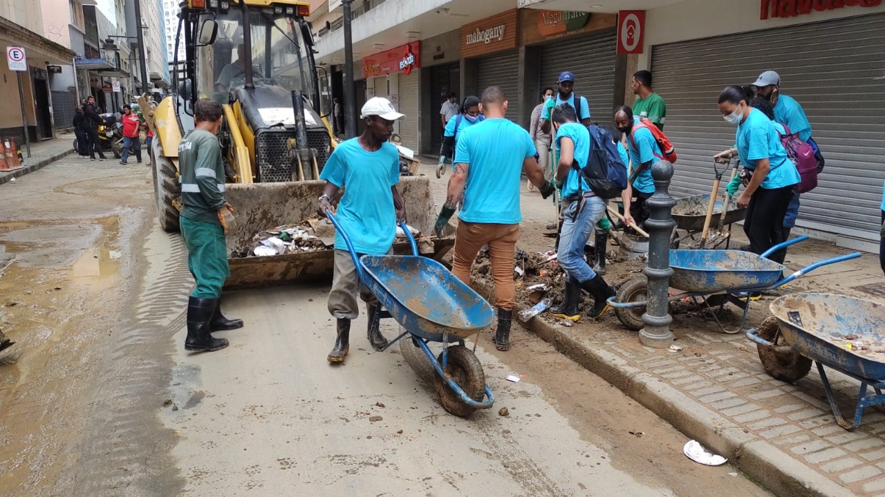Defesa Civil inicia mais um dia de trabalho intenso em conjunto com todos os setores do Governo Municipal, além do suporte de órgãos estaduais e federais