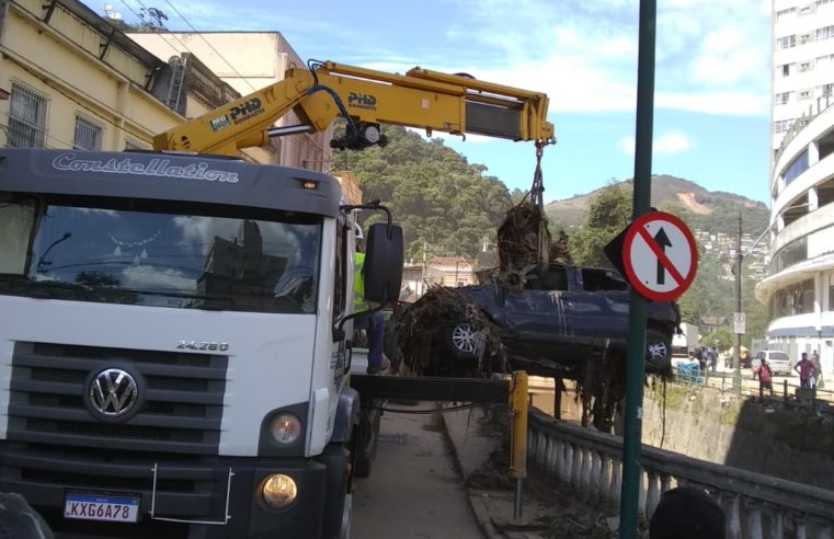 Prefeitura remove mais de 400 carros das ruas