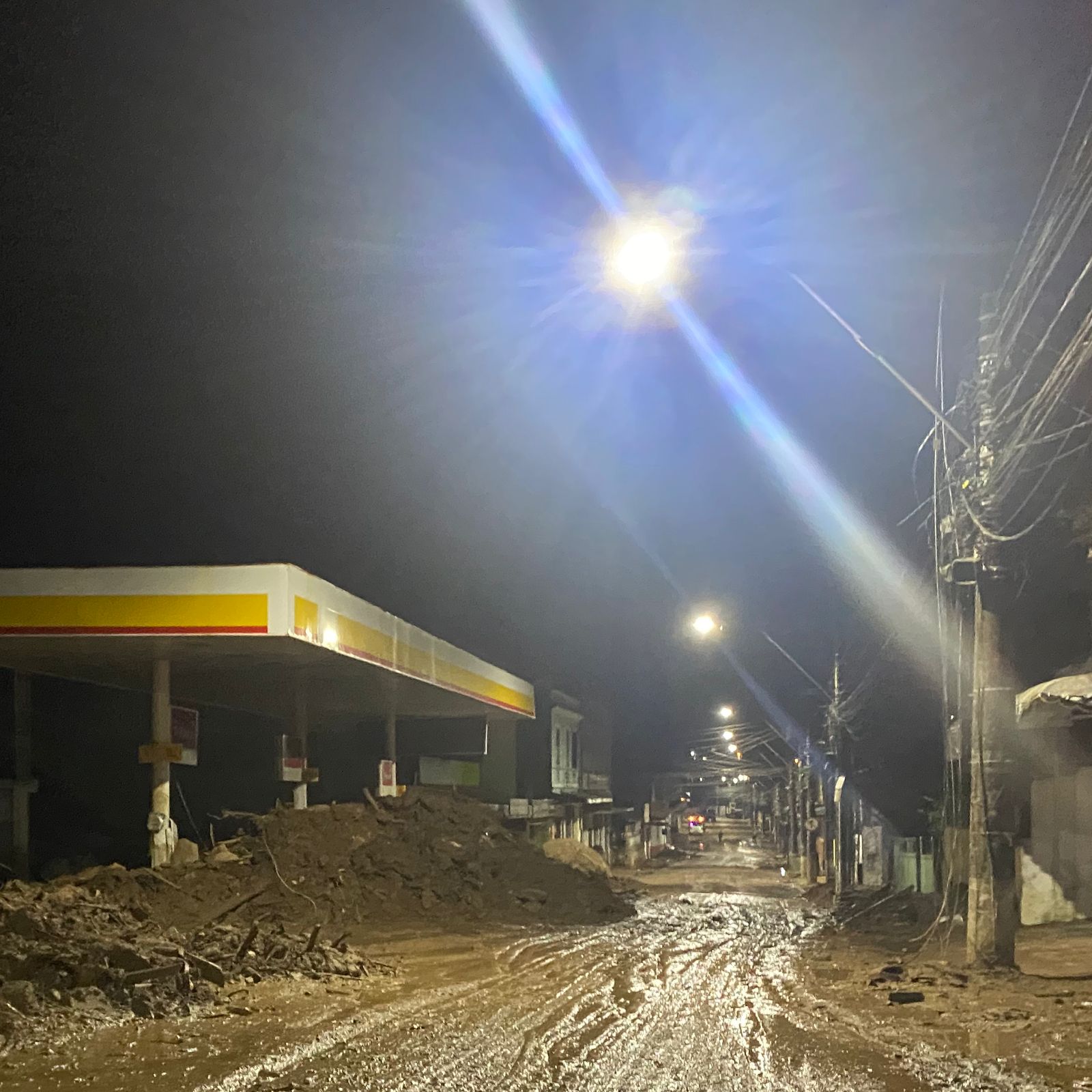 Mais de 20 ruas já estão com iluminação pública restabelecida