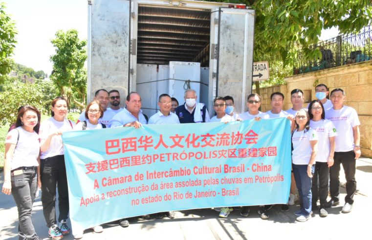 Câmara de Intercâmbio Cultural Brasil China doa 50 geladeiras para Petrópolis