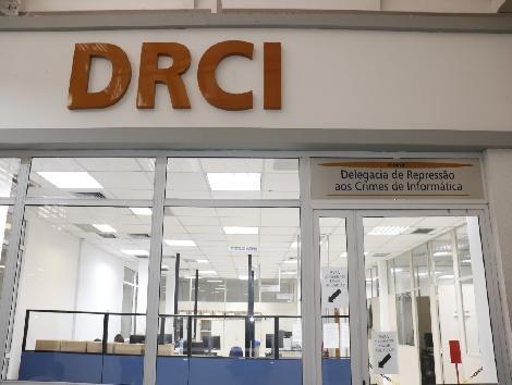 Polícia Civil apreende adolescente que criou perfil falso para aplicar golpe em doações para vítimas de Petrópolis