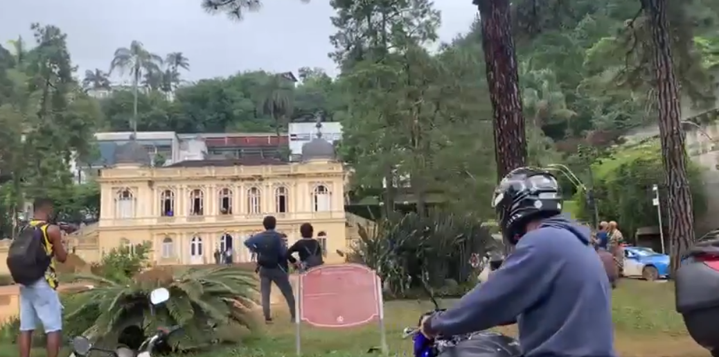 Câmara Municipal se torna ponto de arrecadação em Petrópolis