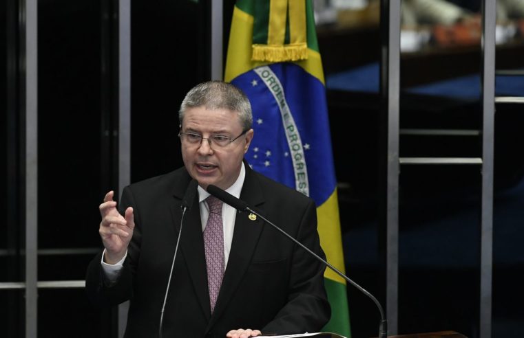 Antonio Anastasia toma posse como ministro do TCU