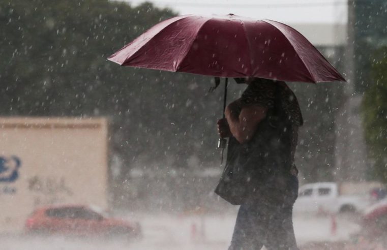 Defesa Civil emite aviso de chuva forte para esta quinta (17)