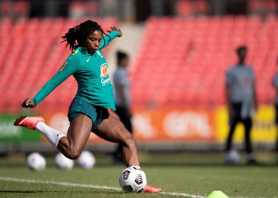 Pia convoca três jogadoras na véspera da estreia em torneio da França