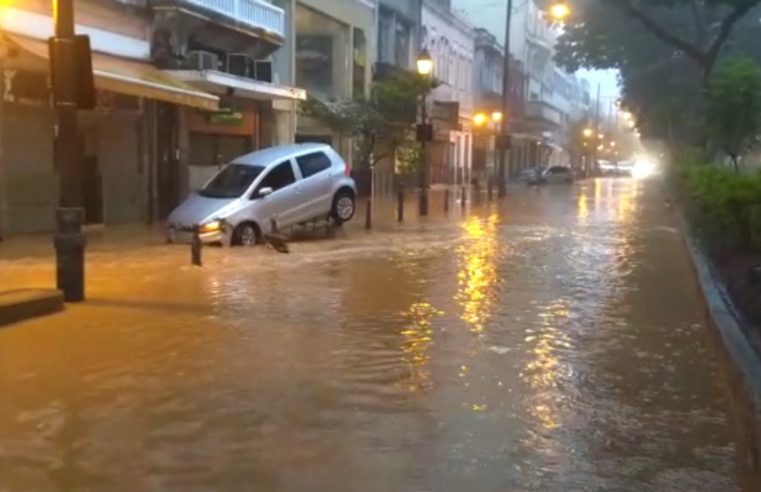 Prefeitura remove 20 carros das ruas