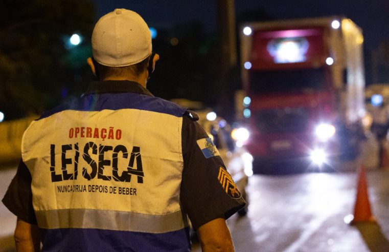 Lei Seca testa motoristas de carros alegóricos no Desfile das Campeãs