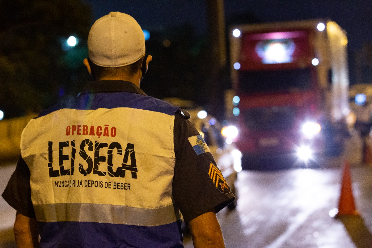 Lei Seca testa motoristas de carros alegóricos no Desfile das Campeãs