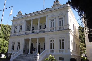 Prefeitura anuncia antecipação do décimo terceiro, pagamento de férias e licença prêmio para servidores atingidos pelas chuvas 