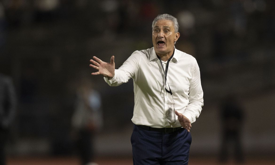 Tite afirma que é uma alegria voltar a comandar o Brasil no Maracanã
