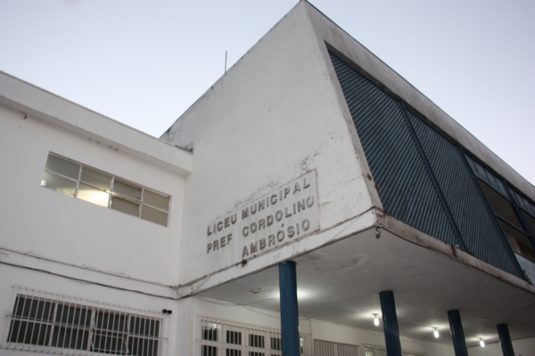 Volta às aulas: Liceu Municipal Cordolino Ambrósio reabre esta semana após conclusão da limpeza