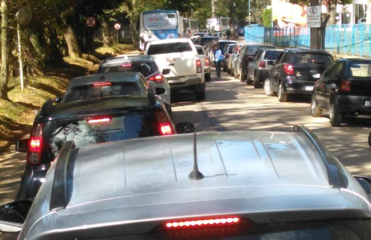 Fechamento da Rua Washington Luiz afeta a operação dos ônibus em Petrópolis