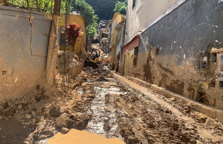 Tragédia completa três semanas com quatro pessoas ainda desaparecidas em Petrópolis