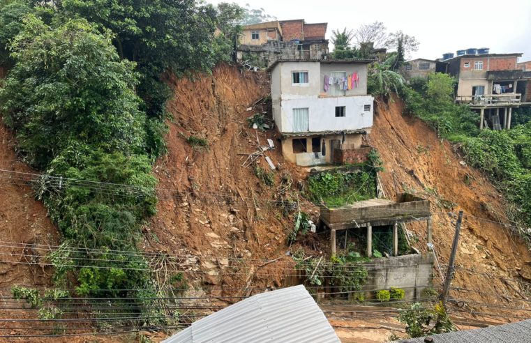 Moradores que tiveram casa interditada na 24 de Maio serão cadastrados no Aluguel Social