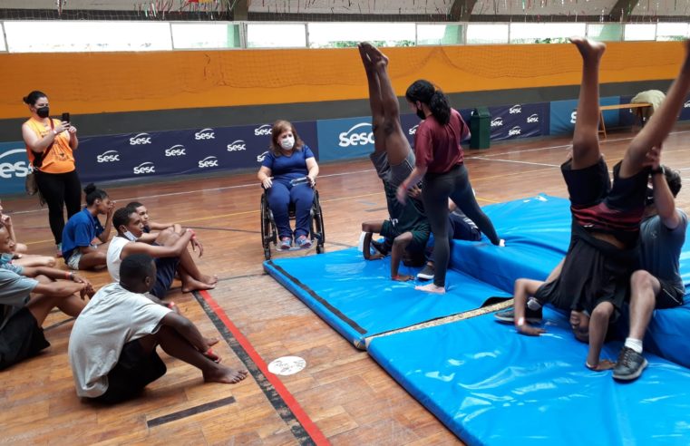 Adolescentes vítimas das chuvas têm atividades dentro do projeto Espaços Seguros e Amigáveis no Sesc de Nogueira