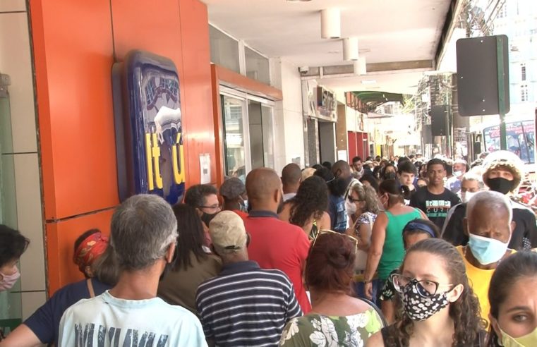 Dificuldade para restabelecer atendimentos no Banco Itaú gera reclamações