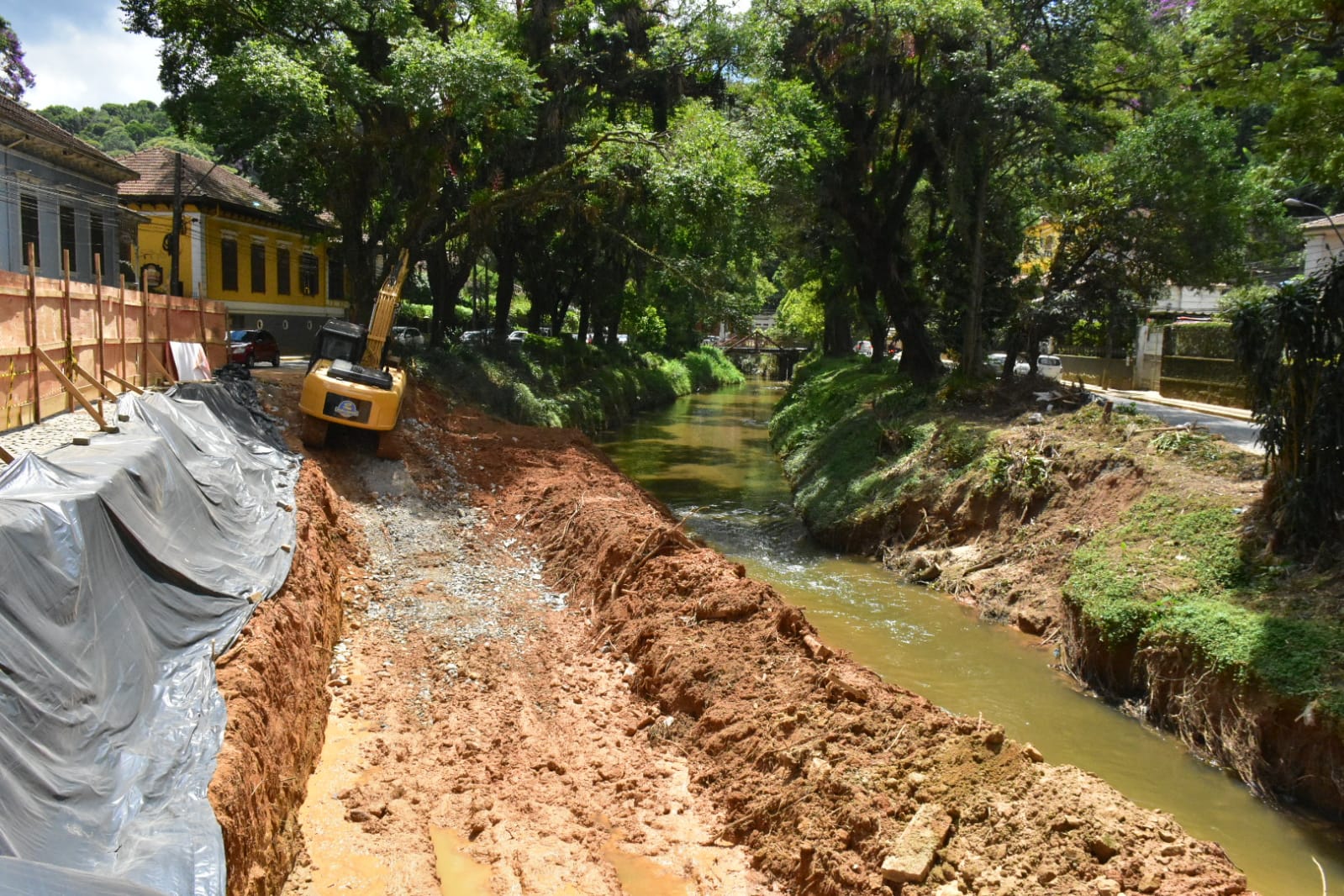 Prefeitura inicia obras emergenciais em mais de 40 pontos da cidade