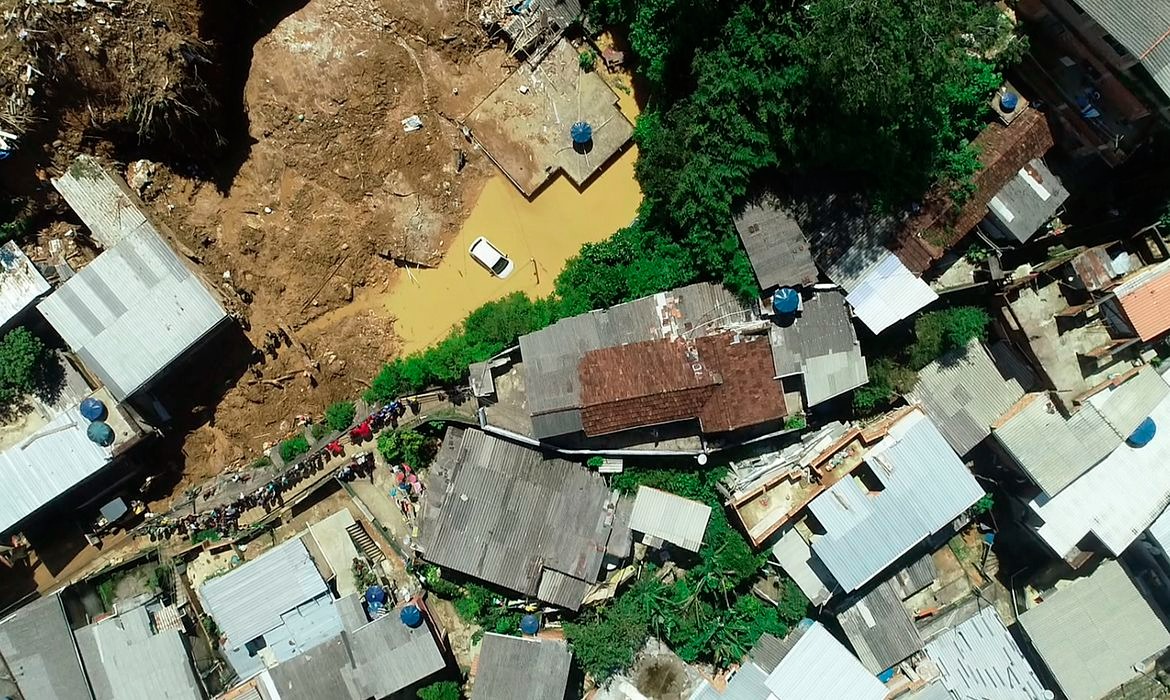 MPRJ recomenda à Prefeitura de Petrópolis que informe de forma eficaz alterações de pontos de apoio para quem precisa deixar suas casas