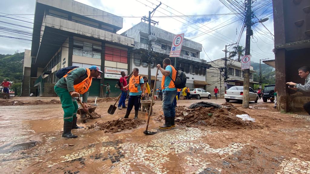 Limpeza da cidade continua após temporal