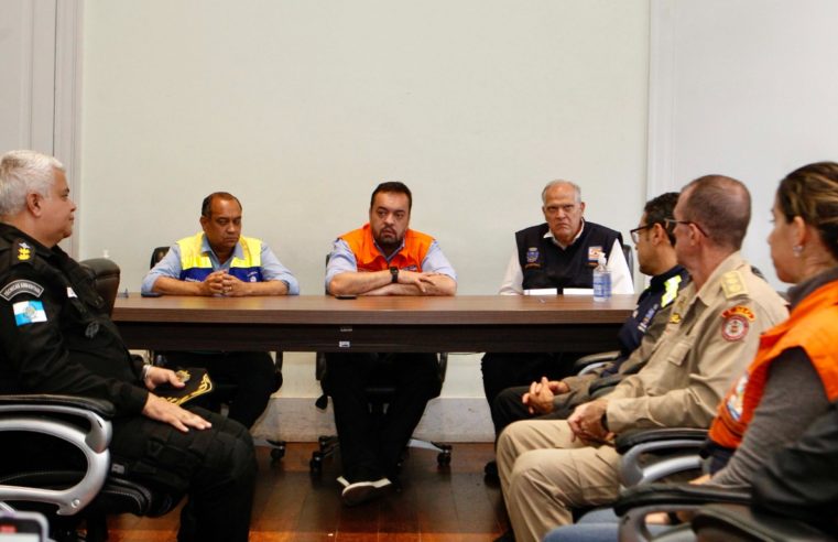 Governador acompanha trabalhos de recuperação após chuvas de domingo