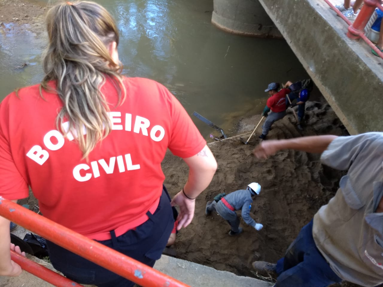 Buscas por desaparecidos continuam em Petrópolis