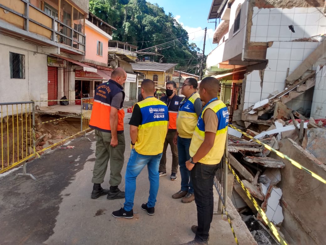 Defesa Civil faz nova análise da Rua do Túnel; via está fechada para o tráfego de veículos