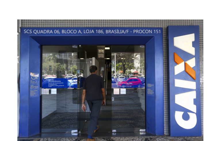 Caixa libera abono salarial para trabalhadores nascidos em outubro