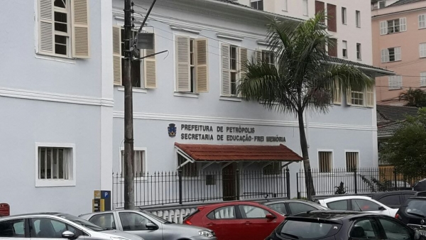 Mais quatro pontos de abrigo são desmobilizados e aulas serão retomadas nesta terça-feira
