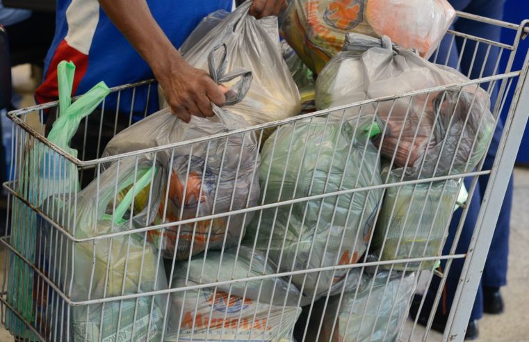 Cobrança por sacolas plásticas continua proibida em Petrópolis