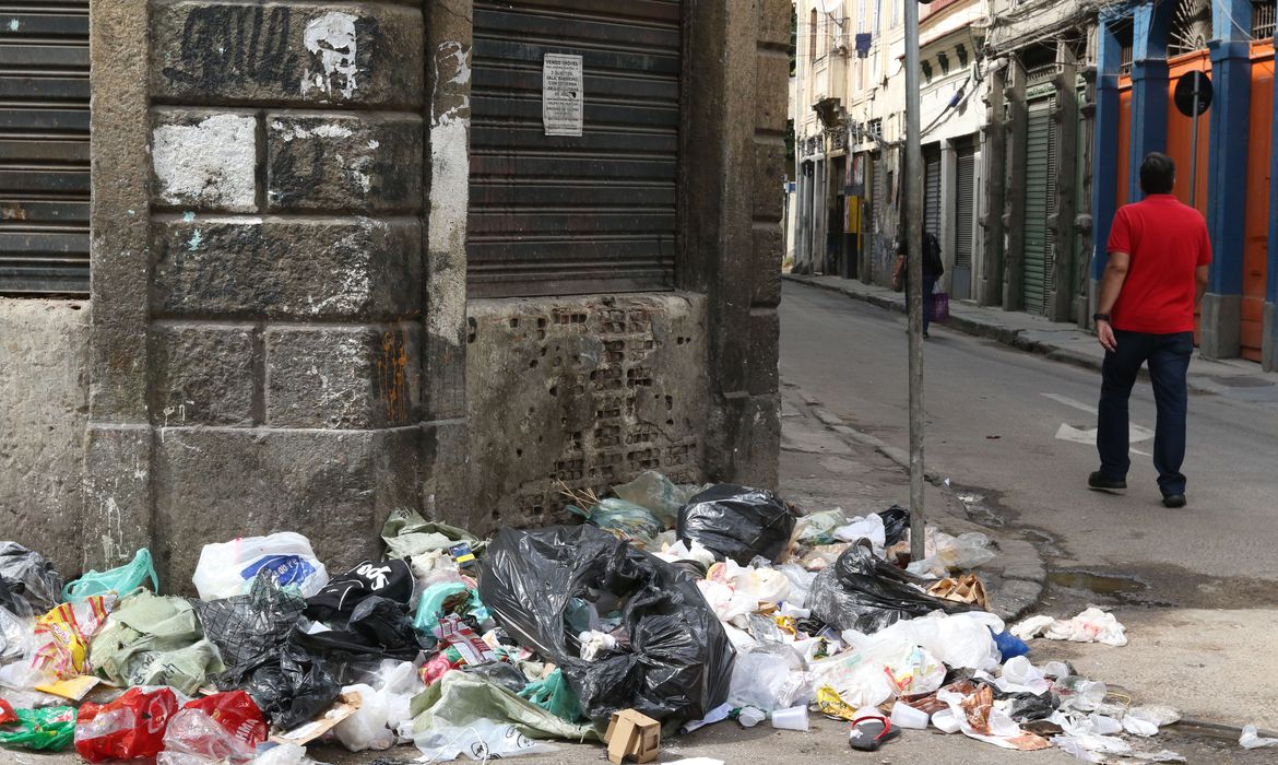 Greve dos garis do Rio de Janeiro entra no quarto dia