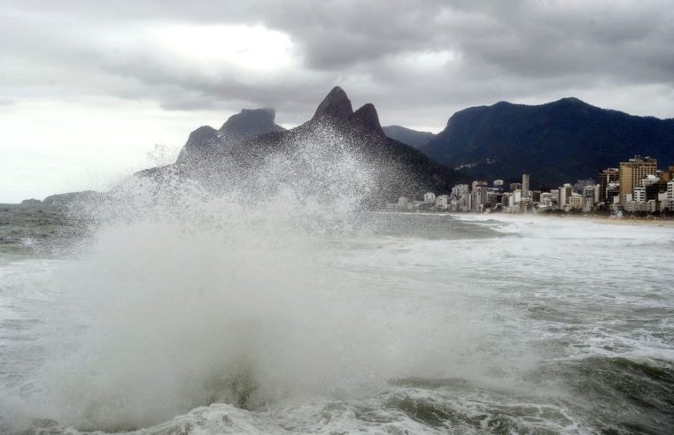 Marinha do Brasil emite alerta de ressaca para o Rio de Janeiro